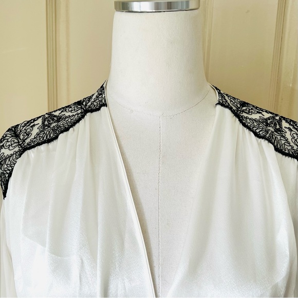 Oscar de la Renta Pink Label Robe. - Picture 4 of 7